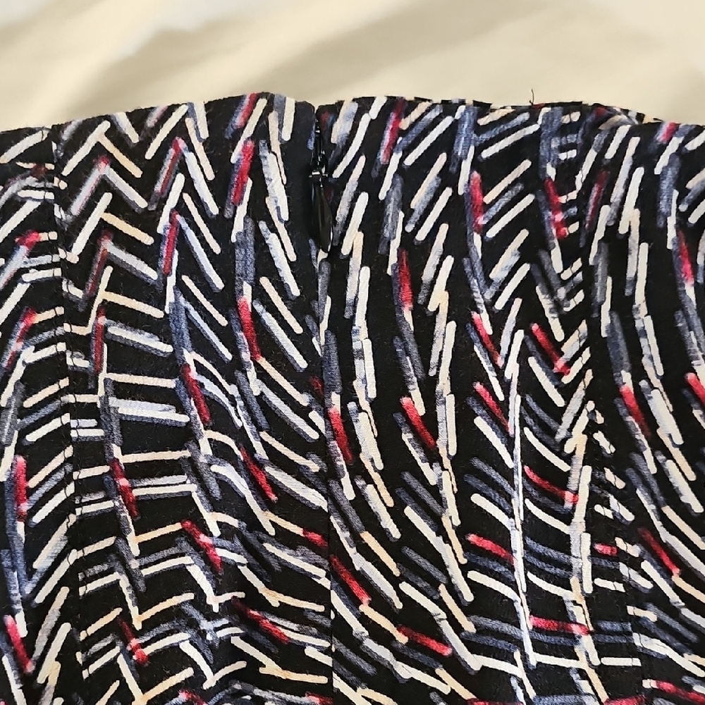 White House Black Market Women's 0 Black and White Skirt - Picture 4 of 8